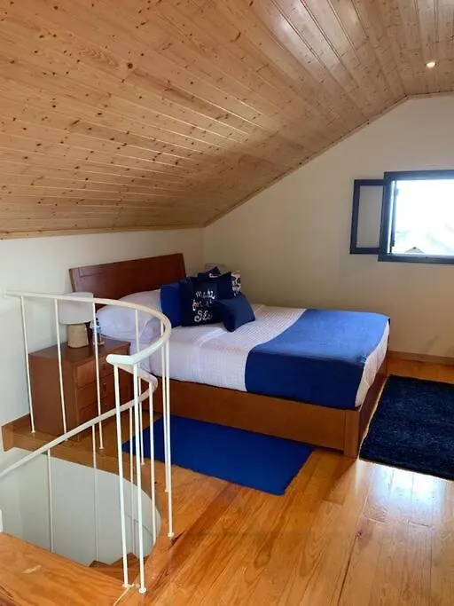Cozy Chalet With Ocean View Seixal  Portugal