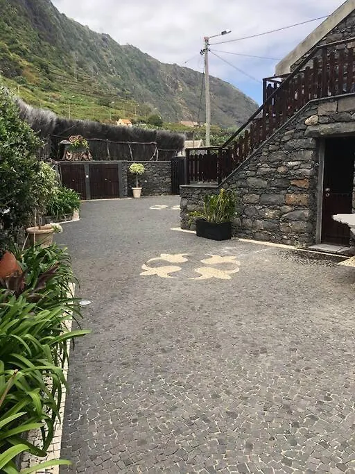 Cozy Chalet With Ocean View Seixal  Seixal (Madeira)