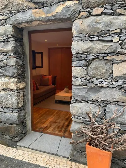 Cozy Chalet With Ocean View Seixal