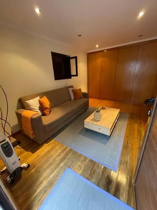 Cozy Chalet With Ocean View 塞沙尔 0*,  葡萄牙