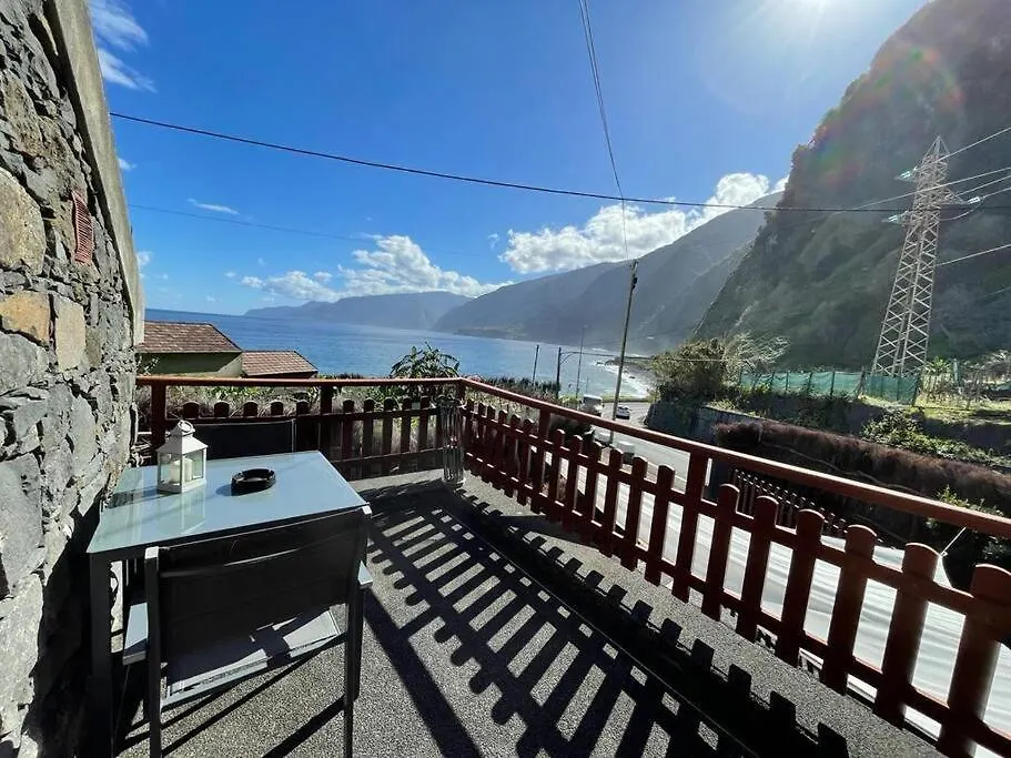 Cozy Chalet With Ocean View Seixal  Portugal